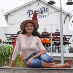 Meet your Posher, Lauriet